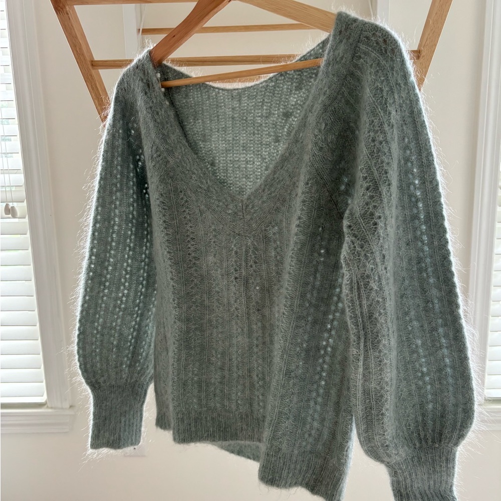 Sézane Rosa Jumper. Beautiful color and pattern. Size small.